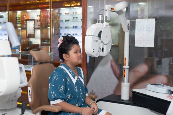 giữ độ cận không tăng